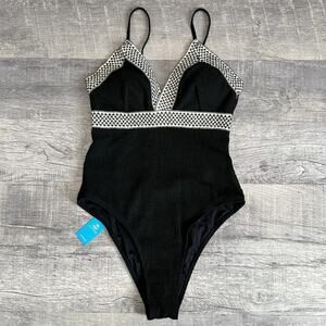 Cupshe NEW O-Ring Cutout One Piece Swimsuit Women M Black White Chevron Trim